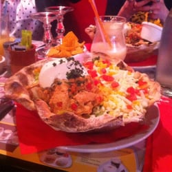 La Casa Pizza Grill - La casa taco'salad : salade, fajitas poulet, guacamole, crème fraîche, nachos et fromage. 13,90€