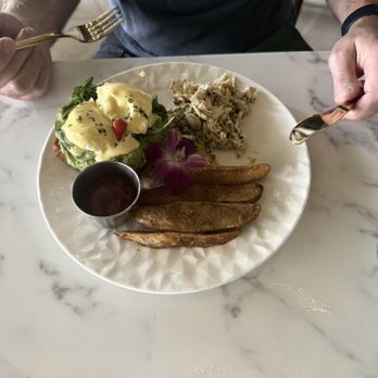 Commelfo Restaurant - Eggs Benedict with crab - Modern European Near Me - Miramar Beach, Florida Commelfo Restaurant - Eggs Benedict with crab - Modern European Near Me - Miramar Beach, Florida