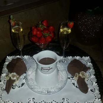 Cynergy Spa - Champagne & Strawberries with chocolate fondue! - Day Spas Near Me - Brooklyn, New York