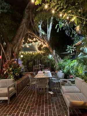 Mangoes Restaurant by null