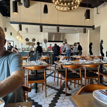 Delucca Gaucho Pizza & Wine Fort Worth - Alliance Town Center - Dining room - Pizza Near Me - Fort Worth, Texas Delucca Gaucho Pizza & Wine Fort Worth - Alliance Town Center - Dining room - Pizza Near Me - Fort Worth, Texas