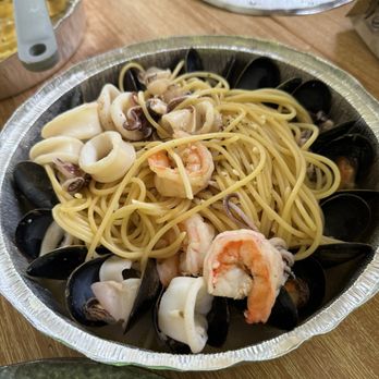 Luca's Cucina - Spaghetti allo Scoglio - Italian Near Me - Morton, Pennsylvania Luca's Cucina - Spaghetti allo Scoglio - Italian Near Me - Morton, Pennsylvania