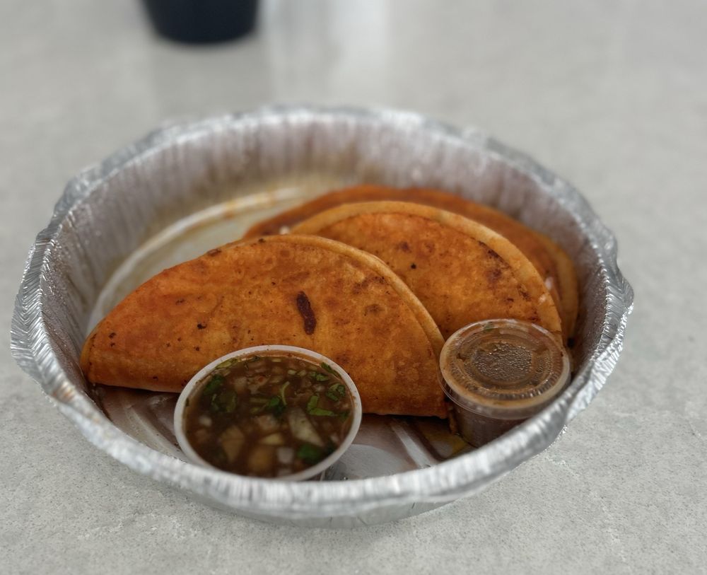Tacos Leos Logo
