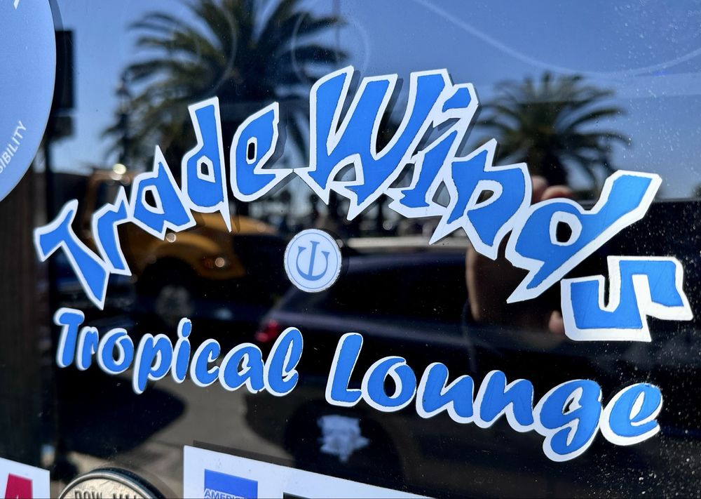 Tradewinds Tropical Lounge & Grill Image