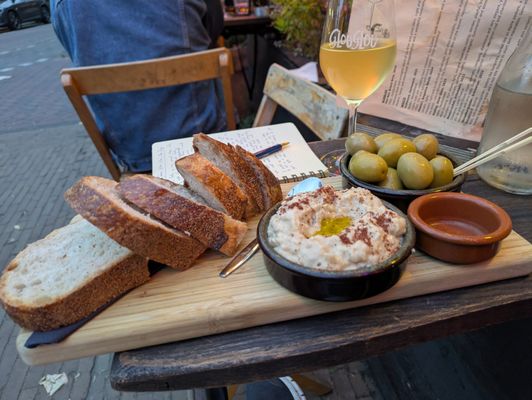 Glouglou by null Glouglou by null