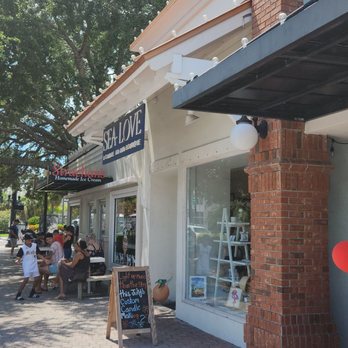 Strachan's Ice Cream & Desserts - Entrance - Ice Cream & Frozen Yogurt Near Me - Dunedin, Florida Strachan's Ice Cream & Desserts - Entrance - Ice Cream & Frozen Yogurt Near Me - Dunedin, Florida