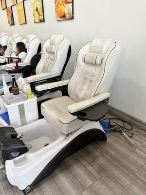 Paris Nails & Lashes