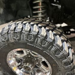 As an authorized Rough Country dealer, Interstate Tire Pros can find and install the perfect lift or leveling kit for your vehicle.