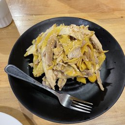 The 6 Cafe Signature Shredded Chicken 滋味手撕雞
