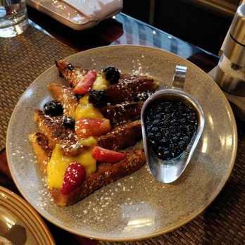 Roanoke - Brown butter French toast - Cocktail Bars Near Me - Chicago, Illinois Roanoke - Brown butter French toast - Cocktail Bars Near Me - Chicago, Illinois