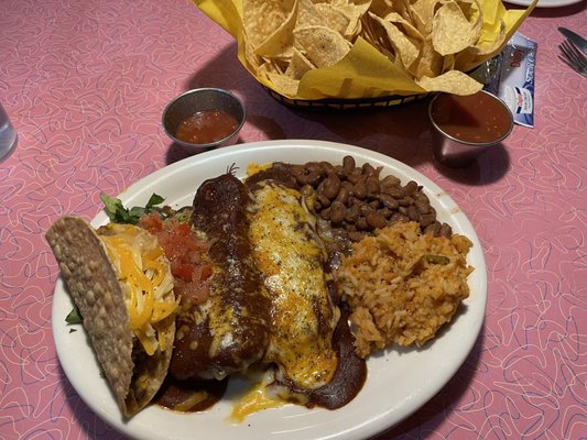 Joseph's Bar & Grill by null
