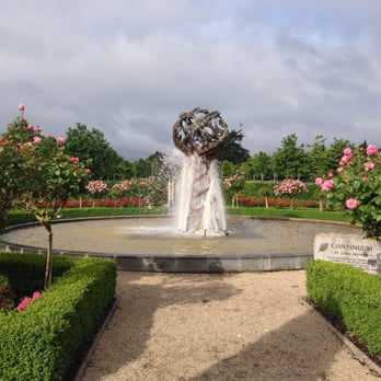 Radisson Blu St Helen's Hotel - The fountain in front. - Hotels Near Me - Blackrock, D