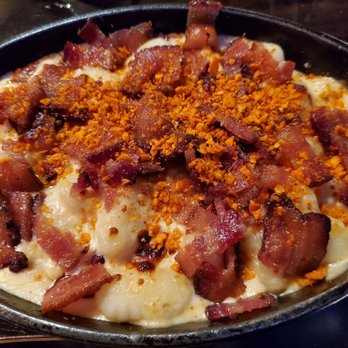 Batch - Just looked this sexy Mac & Cheese with Bacon. Yum! - American Near Me - Miami, Florida Batch - Just looked this sexy Mac & Cheese with Bacon. Yum! - American Near Me - Miami, Florida