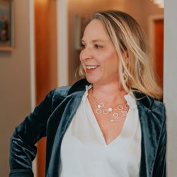 Lewisville Laser and Aesthetics - Dr. Leigh Summer,
Lewisville Laser & Aesthetics Medical Director