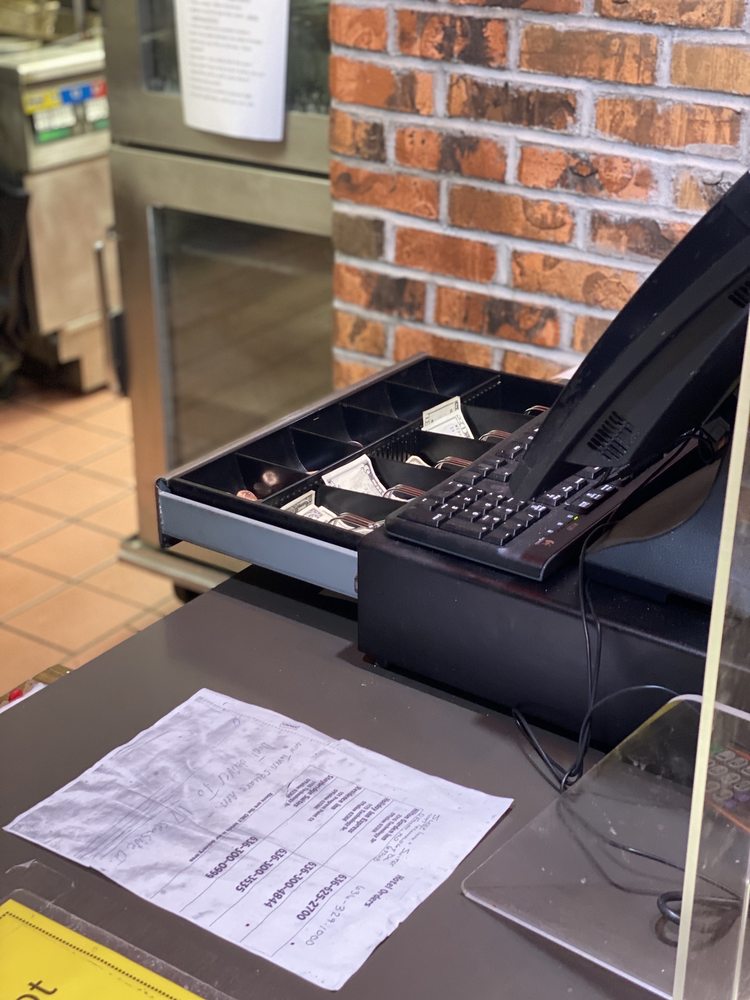 PIZZA HUT Updated October 2024 16 Reviews 2917 J Hwy K, O'Fallon