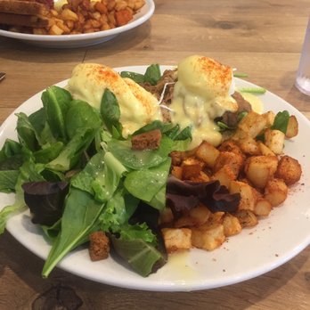 Aloha Kitchen - Breakfast & Brunch Near Me - Honolulu, Hawaii
