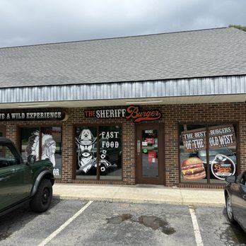 The Sheriff Burger - Unassuming place in a strip mall, the ambiance and the food are really good - Burgers Near Me - Simpsonville, South Carolina The Sheriff Burger - Unassuming place in a strip mall, the ambiance and the food are really good - Burgers Near Me - Simpsonville, South Carolina