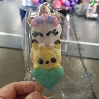 Evolve Project LA - Unicorn macaron from Fancy Flavors - Venues & Event Spaces Near Me - Los Angeles, California