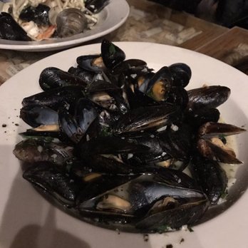 Daniel's Restaurant - Mussels in white wine sauce - Italian Near Me - Apex, North Carolina Daniel's Restaurant - Mussels in white wine sauce - Italian Near Me - Apex, North Carolina