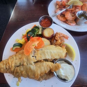 Dinky's Waterfront Restaurant - Seafood Patter. - Seafood Near Me - Hatteras, North Carolina
