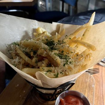 AP Rooftop - Truffle Parmesan Fries - Bars Near Me - Asbury Park, New Jersey