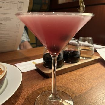 Seasons 52 - Hawaiian pineapple cosmopolitan - New American Near Me - Rancho Cucamonga, California Seasons 52 - Hawaiian pineapple cosmopolitan - New American Near Me - Rancho Cucamonga, California