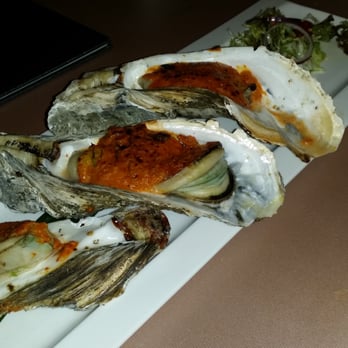 泰燒遙 - Oysters the size of flip flops - Thai Near Me - Hong Kong, HK