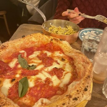 Pink Mamma - Pizza with salame - Steakhouses Near Me - Paris, 75