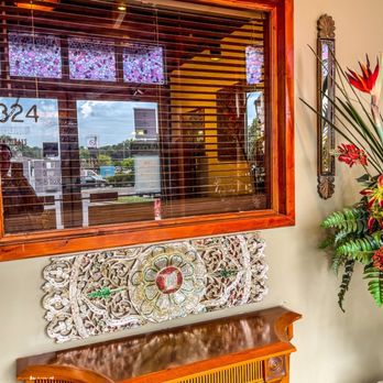 Royal Thai - Beautiful decor in the entrance - Thai Near Me - Gurnee, Illinois Royal Thai - Beautiful decor in the entrance - Thai Near Me - Gurnee, Illinois