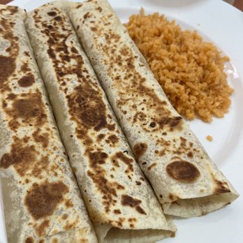 Hacienda Los Algodones - Bean burrito plate. - Hotels Near Me - Los Algodones, BCN