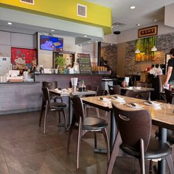 Dumpling World - Dining room