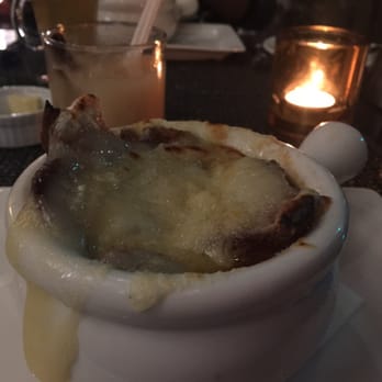 Le Hobbit - Amazing French Onion Soup! - French Near Me - Quebec City, Quebec