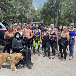 Blue Grotto Dive Resort - Great group of divers