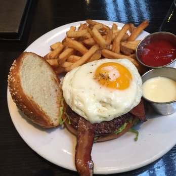 Local Restaurant & Bar - Great burgers! - New American Near Me - Jackson, Wyoming