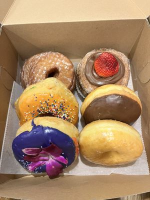 DK's Donuts & Bakery by null