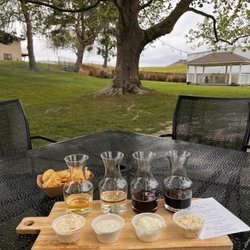 Badger Mountain & Powers Winery - Chip & Dip pairing