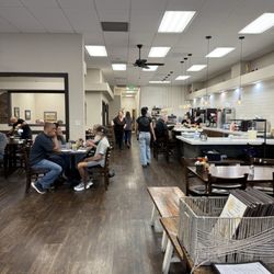 MJ's Downtown Cafe & Bakery - Inside view