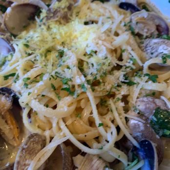 Clark's Oyster Bar - Clams pasta with jalapeño / except it had no jalapeño and it wasn't spice, flavor bland - Seafood Near Me - Aspen, Colorado Clark's Oyster Bar - Clams pasta with jalapeño / except it had no jalapeño and it wasn't spice, flavor bland - Seafood Near Me - Aspen, Colorado