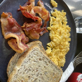 Cafe Crema - Bacon eggs and toast - Coffee & Tea Near Me - Auckland, AUK