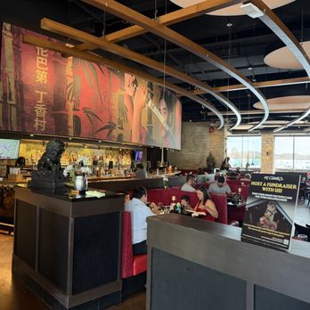 P.F. Chang's - Bar area - Asian Fusion Near Me - Lombard, Illinois