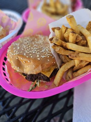 Main Burger by null