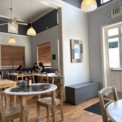 Flapjack's Breakfast & Grill - Interior, it also has a big patio seating area (09/2026)