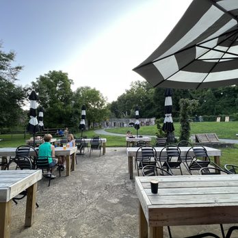 Dew Point Brewing Company - Breweries Near Me - Yorklyn, Delaware