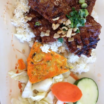 Com Tam Kieu - Looks like someone took a bite of the cha BEFORE they brought this dish out... - Vietnamese Near Me - San Gabriel, California Com Tam Kieu - Looks like someone took a bite of the cha BEFORE they brought this dish out... - Vietnamese Near Me - San Gabriel, California