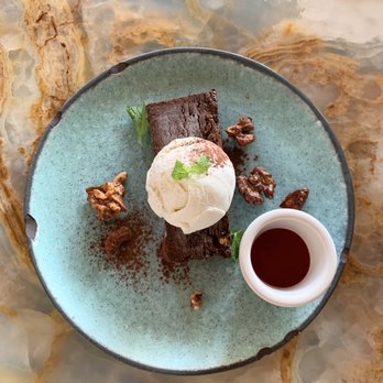 Rigo - Chocolate cake w/ice cream! - Spanish Near Me - Honolulu, Hawaii Rigo - Chocolate cake w/ice cream! - Spanish Near Me - Honolulu, Hawaii