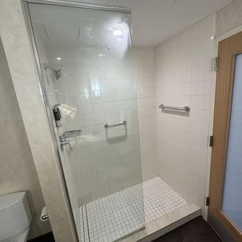 The Inn at Swarthmore - Bathroom - Hotels Near Me - Swarthmore, Pennsylvania The Inn at Swarthmore - Bathroom - Hotels Near Me - Swarthmore, Pennsylvania