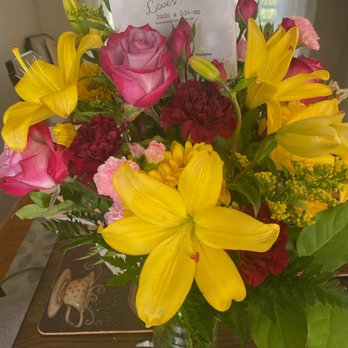 Seatac Buds & Blooms - For my grandma's 92nd birthday - florist's choice - Florists Near Me - SeaTac, Washington Seatac Buds & Blooms - For my grandma's 92nd birthday - florist's choice - Florists Near Me - SeaTac, Washington