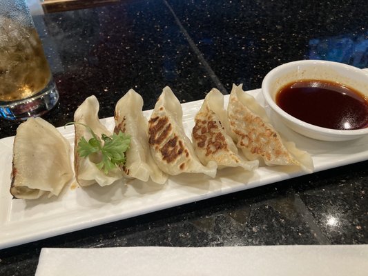YōKi Japanese Restaurant & Bar - Ramen & Sushi Place by null