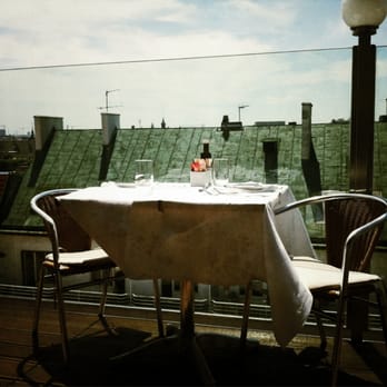Settimo Cielo - outside seat - Italian Near Me - Vienna, 9