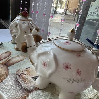 Chado Tea Room - Tea pots - Tea Rooms Near Me - Pasadena, California Chado Tea Room - Tea pots - Tea Rooms Near Me - Pasadena, California